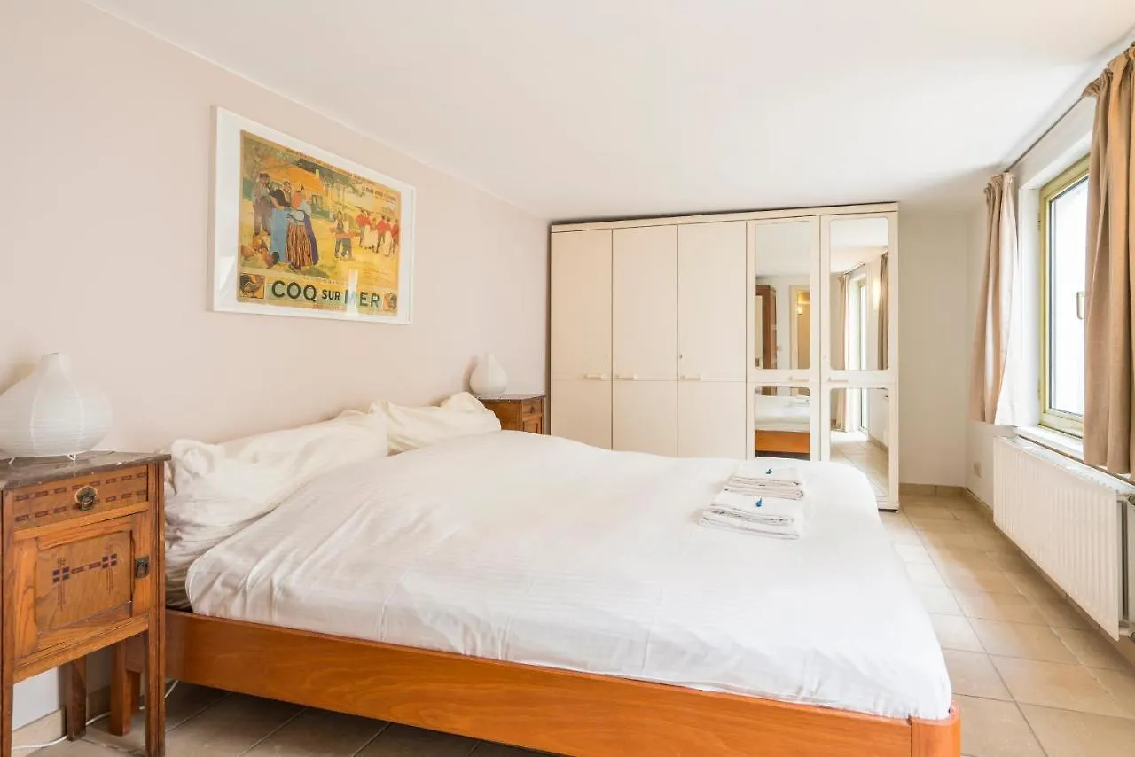 Apartment Characterful Town House Promenade, Fish Market, Ostend Belgium