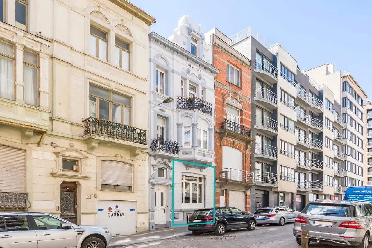 Apartment Characterful Town House Promenade, Fish Market, Ostend